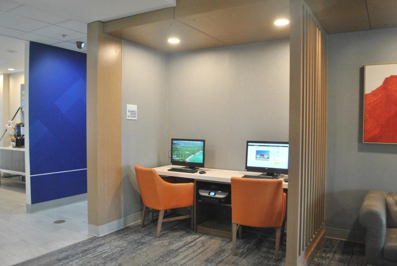 Holiday Inn Express Hotel & Suites Dover By Ihg Bagian luar foto