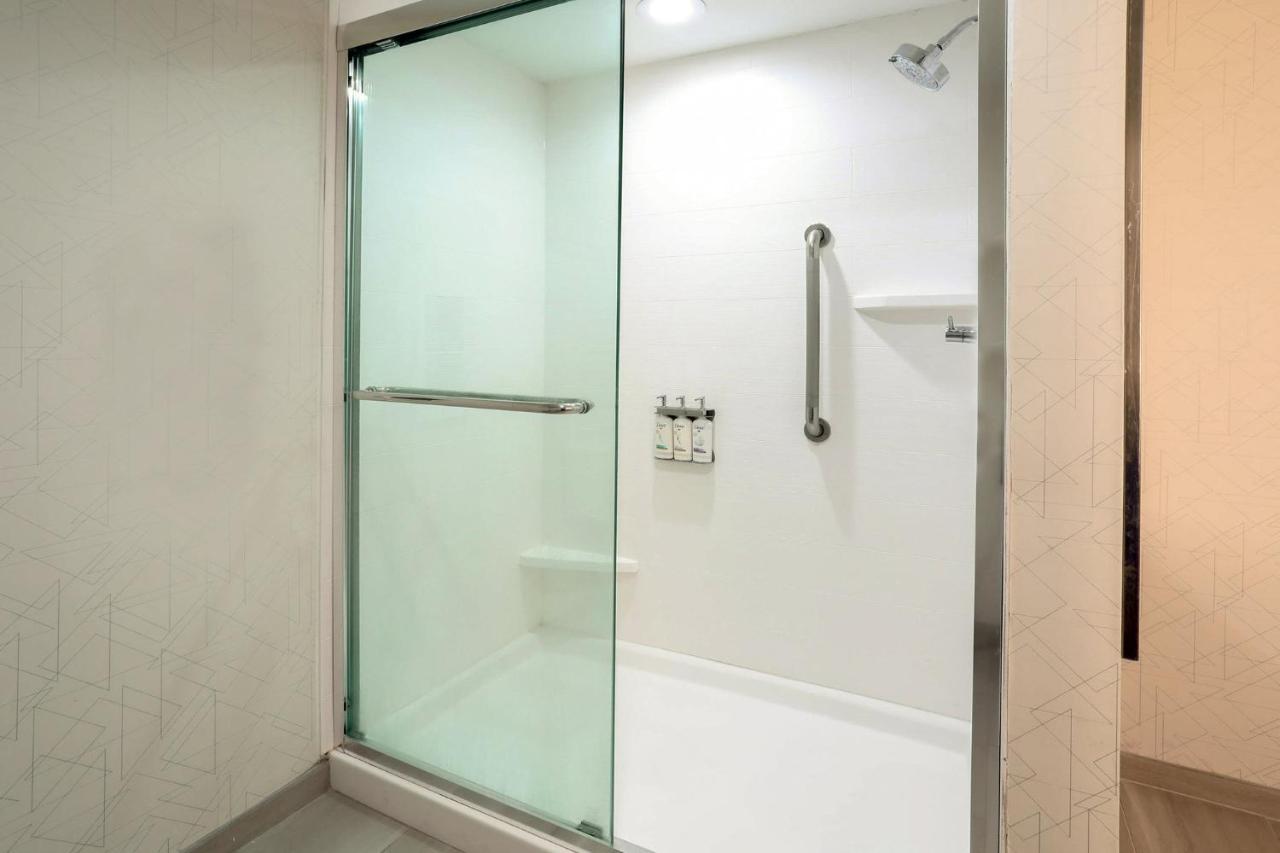 Holiday Inn Express Hotel & Suites Dover By Ihg Bagian luar foto